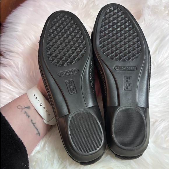 AEROSOLES Black Leather Ballet Flat with Gold Emblem - Picture 5 of 6